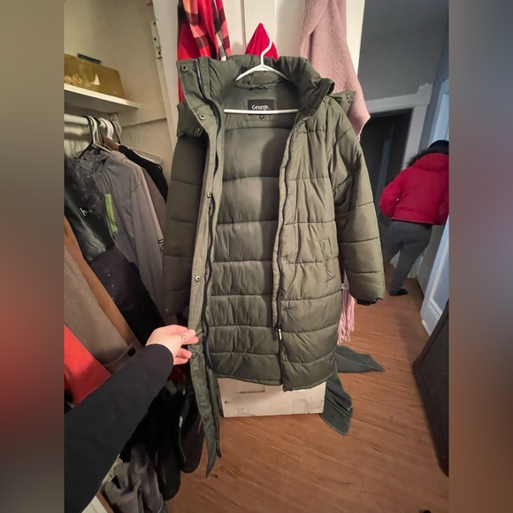 Woman’s George puff coat size small 🧥 - Picture 4 of 4